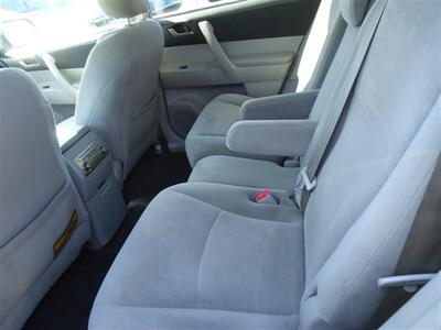 2013 Toyota Highlander Plus   - Photo 7 - Van Nuys, CA 91405