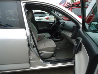 2010 Toyota RAV4 - Photo 15 - Van Nuys, CA 91405