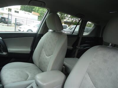 2010 Toyota RAV4 - Photo 19 - Van Nuys, CA 91405