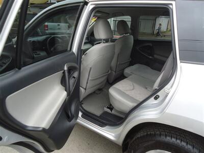 2010 Toyota RAV4 - Photo 17 - Van Nuys, CA 91405