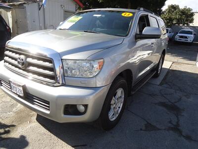 2013 Toyota Sequoia SR5   - Photo 5 - Van Nuys, CA 91405