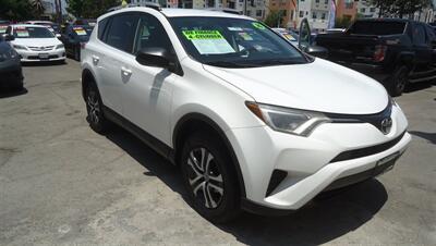 2016 Toyota RAV4 LE - Photo 2 - Van Nuys, CA 91405