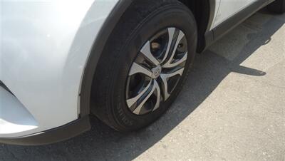 2016 Toyota RAV4 LE - Photo 27 - Van Nuys, CA 91405