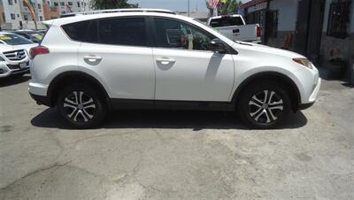 2016 Toyota RAV4 LE - Photo 3 - Van Nuys, CA 91405