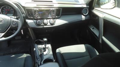 2016 Toyota RAV4 LE - Photo 16 - Van Nuys, CA 91405