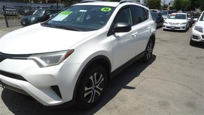 2016 Toyota RAV4 LE - Photo 5 - Van Nuys, CA 91405