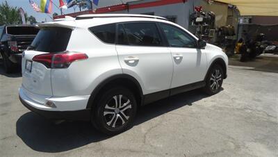 2016 Toyota RAV4 LE - Photo 4 - Van Nuys, CA 91405