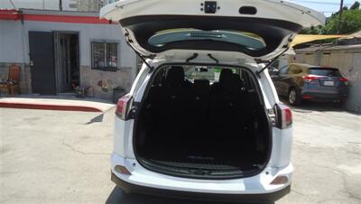2016 Toyota RAV4 LE - Photo 9 - Van Nuys, CA 91405