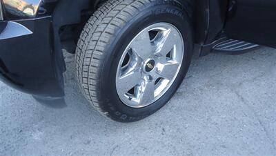 2013 Chevrolet Suburban LT - Photo 24 - Van Nuys, CA 91405