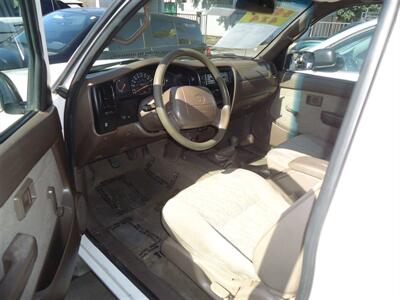 1999 Toyota Tacoma   - Photo 19 - Van Nuys, CA 91405