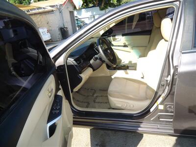 2015 Toyota Camry LE   - Photo 17 - Van Nuys, CA 91405