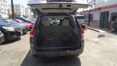 2012 Toyota Sienna LE 8-Passenger - Photo 8 - Van Nuys, CA 91405