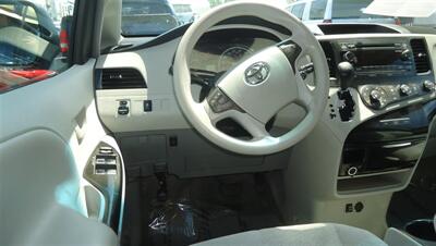 2012 Toyota Sienna LE 8-Passenger - Photo 17 - Van Nuys, CA 91405