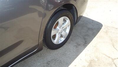 2012 Toyota Sienna LE 8-Passenger - Photo 21 - Van Nuys, CA 91405