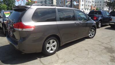 2012 Toyota Sienna LE 8-Passenger - Photo 4 - Van Nuys, CA 91405