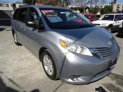 2015 Toyota Sienna LE Mobility 7-Passen Van