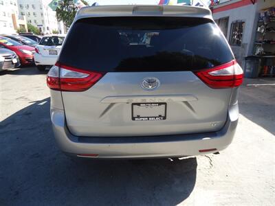 2015 Toyota Sienna LE Mobility 7-Passen   - Photo 9 - Van Nuys, CA 91405