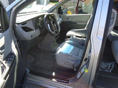 2015 Toyota Sienna LE Mobility 7-Passen   - Photo 24 - Van Nuys, CA 91405