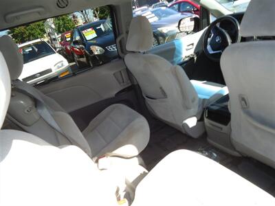 2015 Toyota Sienna LE Mobility 7-Passen   - Photo 15 - Van Nuys, CA 91405