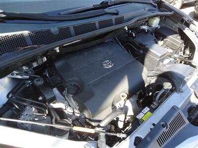 2015 Toyota Sienna LE Mobility 7-Passen   - Photo 27 - Van Nuys, CA 91405