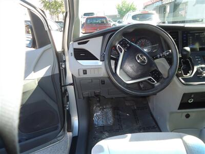 2015 Toyota Sienna LE Mobility 7-Passen   - Photo 23 - Van Nuys, CA 91405