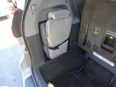 2015 Toyota Sienna LE Mobility 7-Passen   - Photo 12 - Van Nuys, CA 91405