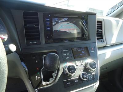 2015 Toyota Sienna LE Mobility 7-Passen   - Photo 26 - Van Nuys, CA 91405