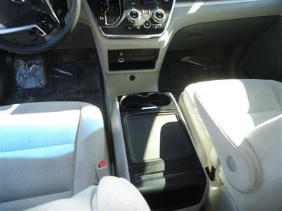 2015 Toyota Sienna LE Mobility 7-Passen   - Photo 21 - Van Nuys, CA 91405