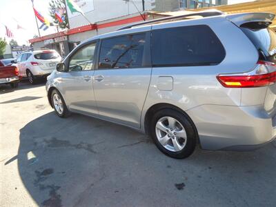2015 Toyota Sienna LE Mobility 7-Passen   - Photo 8 - Van Nuys, CA 91405