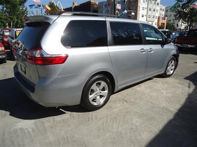 2015 Toyota Sienna LE Mobility 7-Passen   - Photo 4 - Van Nuys, CA 91405