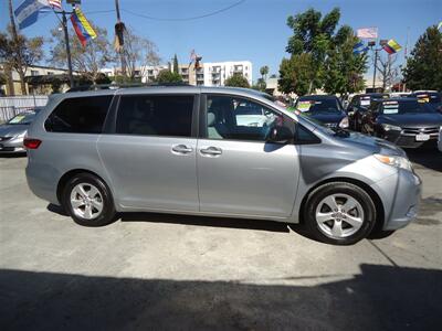 2015 Toyota Sienna LE Mobility 7-Passen   - Photo 3 - Van Nuys, CA 91405
