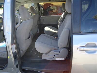 2015 Toyota Sienna LE Mobility 7-Passen   - Photo 20 - Van Nuys, CA 91405