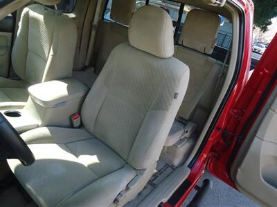 2011 Toyota Tacoma PreRunner V6   - Photo 15 - Van Nuys, CA 91405