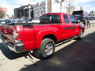 2011 Toyota Tacoma PreRunner V6   - Photo 4 - Van Nuys, CA 91405