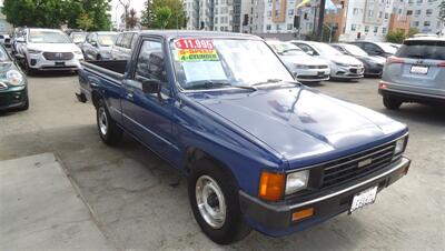 1986 Toyota Pickup - Photo 2 - Van Nuys, CA 91405