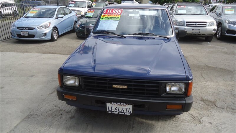 1986 Toyota Pickup   - Photo 1 - Van Nuys, CA 91405