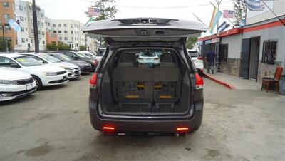 2011 Toyota Sienna Base 7-Passenger   - Photo 9 - Van Nuys, CA 91405