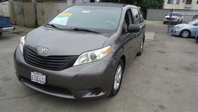 2011 Toyota Sienna Base 7-Passenger   - Photo 5 - Van Nuys, CA 91405