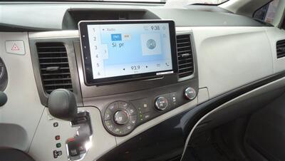 2011 Toyota Sienna Base 7-Passenger   - Photo 19 - Van Nuys, CA 91405