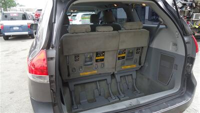 2011 Toyota Sienna Base 7-Passenger   - Photo 10 - Van Nuys, CA 91405
