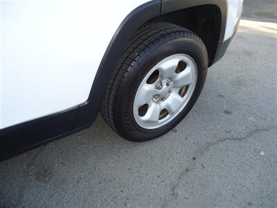 2015 Jeep Cherokee Sport - Photo 26 - Van Nuys, CA 91405