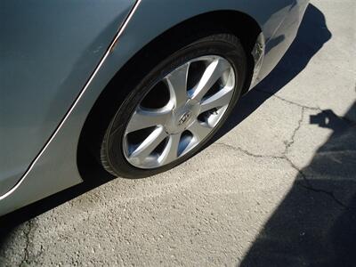 2013 Hyundai ELANTRA Limited - Photo 16 - Van Nuys, CA 91405