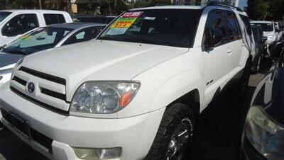 2004 Toyota 4Runner SR5   - Photo 2 - Van Nuys, CA 91405