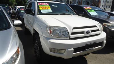 2004 Toyota 4Runner SR5   - Photo 3 - Van Nuys, CA 91405