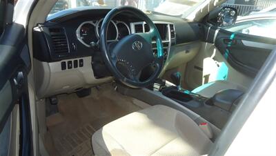 2004 Toyota 4Runner SR5   - Photo 9 - Van Nuys, CA 91405