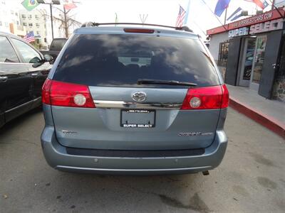 2006 Toyota Sienna XLE 7 Passenger - Photo 3 - Van Nuys, CA 91405