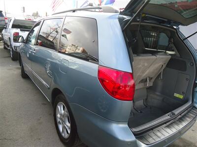 2006 Toyota Sienna XLE 7 Passenger - Photo 5 - Van Nuys, CA 91405
