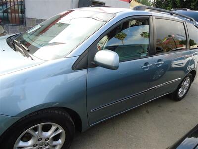 2006 Toyota Sienna XLE 7 Passenger - Photo 7 - Van Nuys, CA 91405