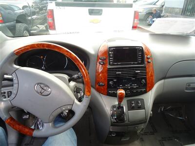 2006 Toyota Sienna XLE 7 Passenger - Photo 22 - Van Nuys, CA 91405