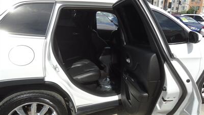 2016 Jeep Cherokee Limited   - Photo 11 - Van Nuys, CA 91405